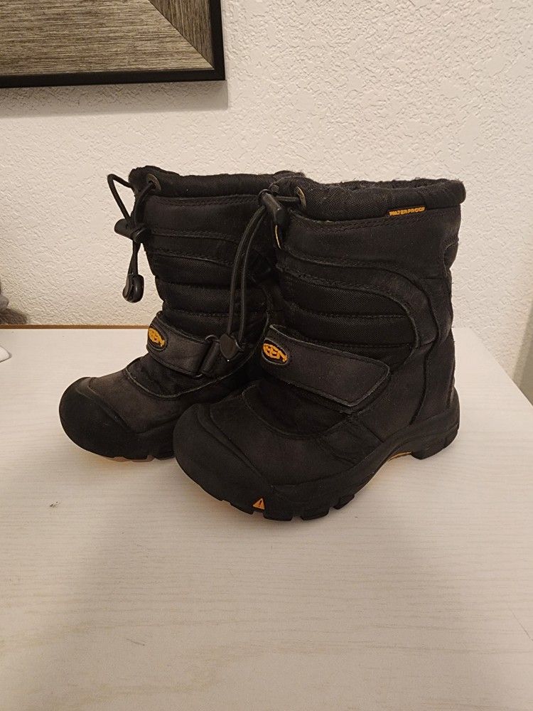 Keen Warm Insulated Waterproof Boys Boots 11