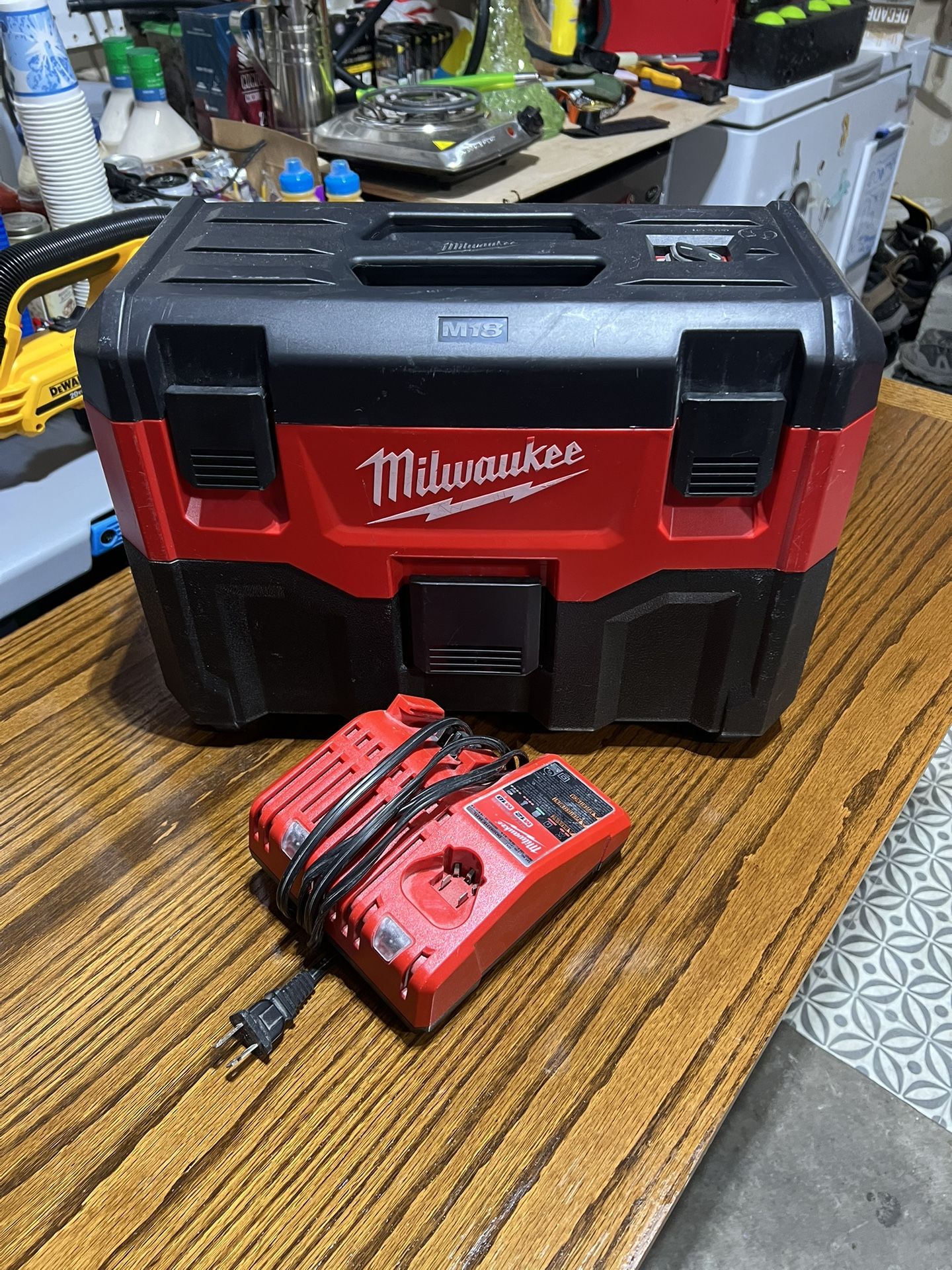 Milwaukee Vacuum with charger