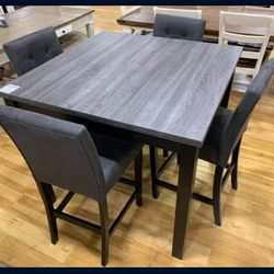 New Brand Ashley ⭐️ Garvine Counter Height Dining Table And Chairs ⭐️ 