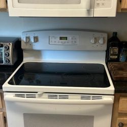  STOVE/MICROWAVE SET 