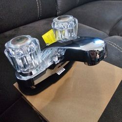 New Two Handle Chrome Bathroom Faucet