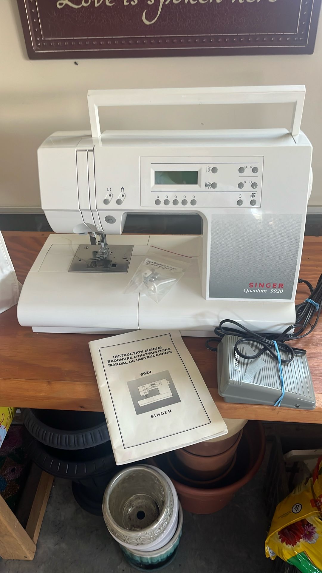 Singer 9920 With Manual And Embroidery Attachment