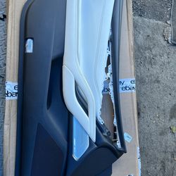 Infiniti Q60 door panels