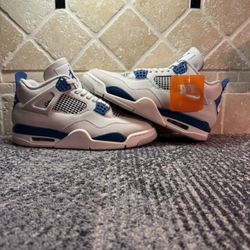 -Jordan 4 “Military Blue” -Size 9.5M -VNDS -No box 