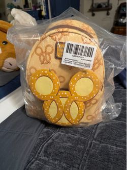 Pretzel LoungeFly