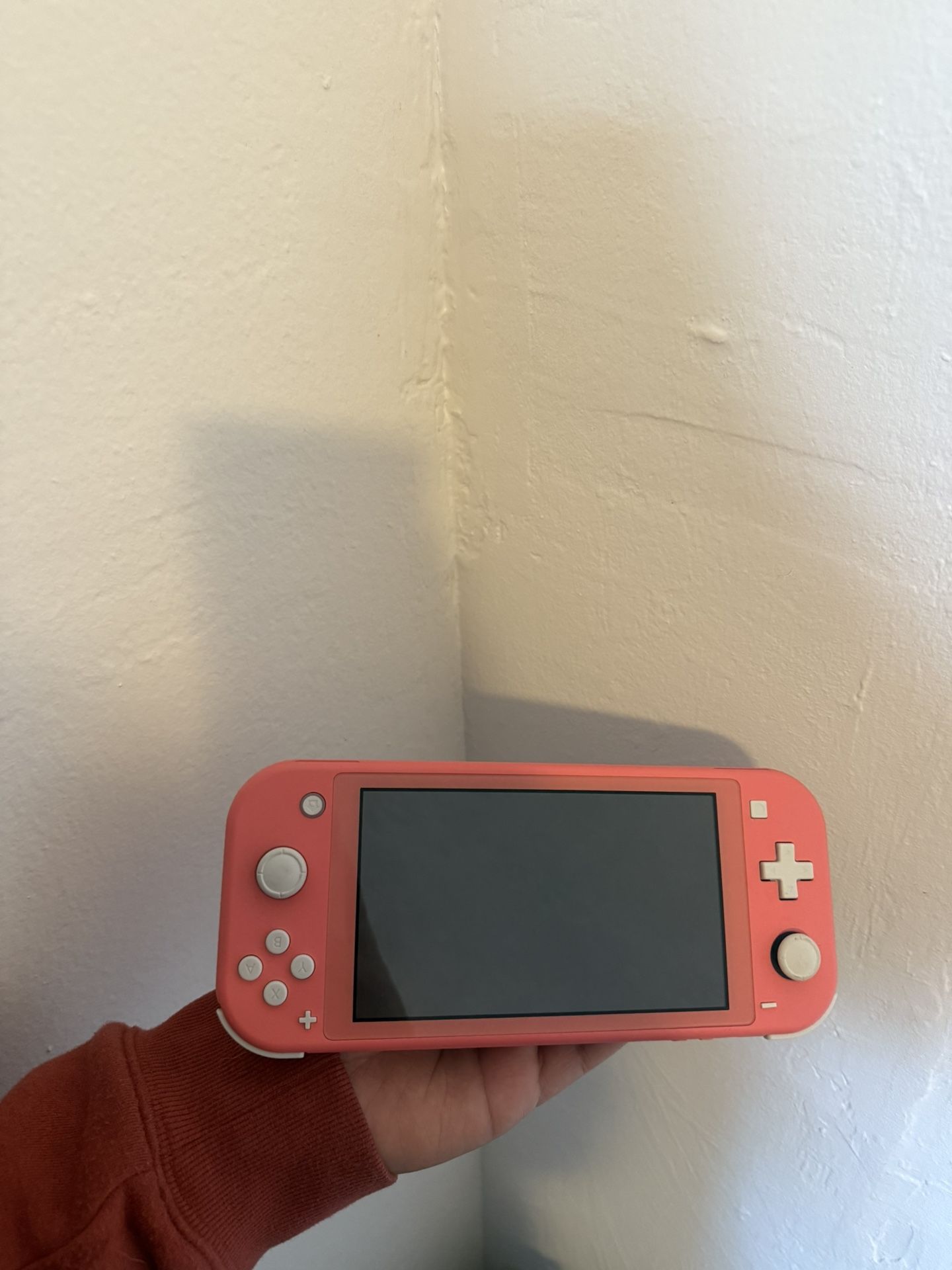 Nintendo Switch Lite In coral