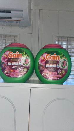 Gain Plus Happy Hibiscus 32XL flings -$13 each