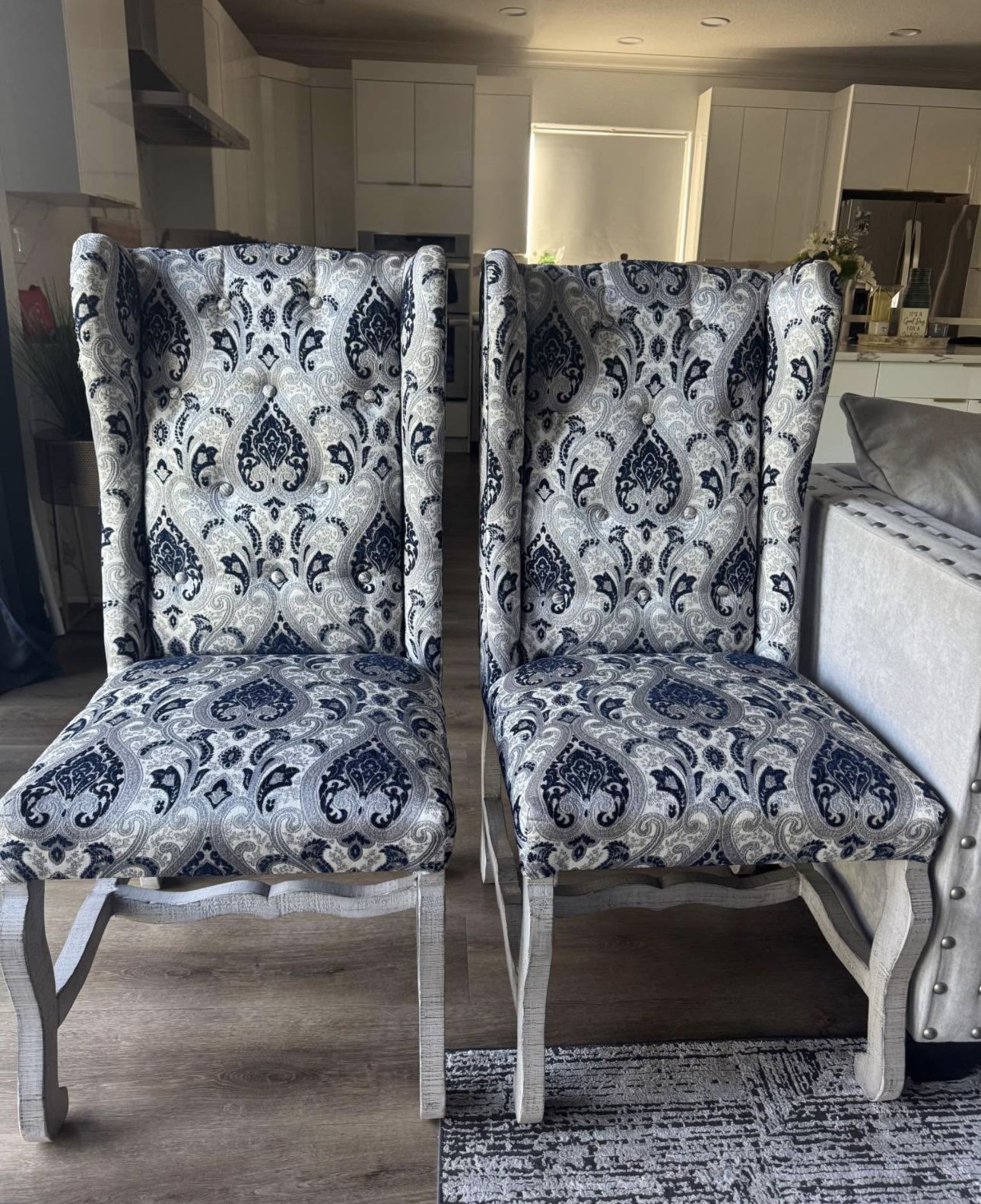 Accent Chairs