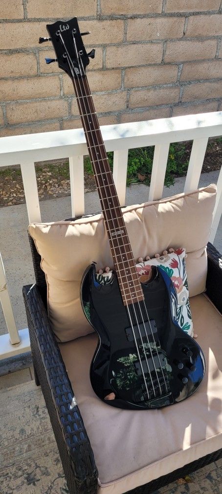 ESP LTD Viper 104 Bass Guitar
