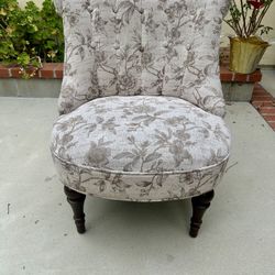 Free Chair 
