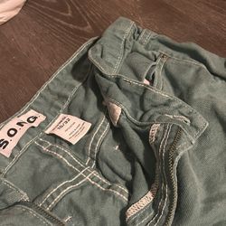 green cargo pants