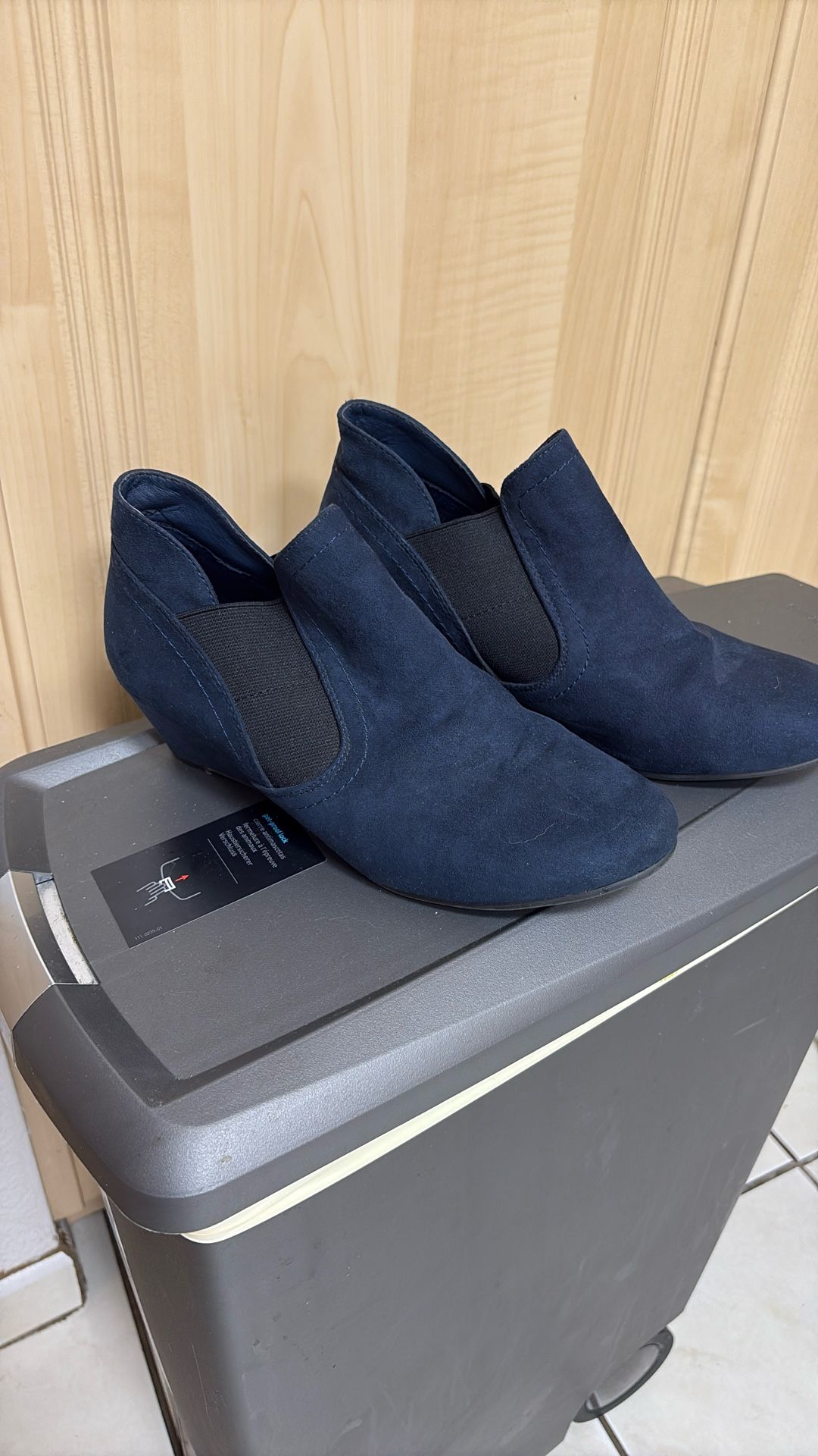 Navy Blue Ankle Boots Elastic Ankle Size 8