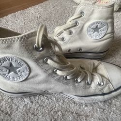 Tennis Shoes Converse Size 8.5 Women 