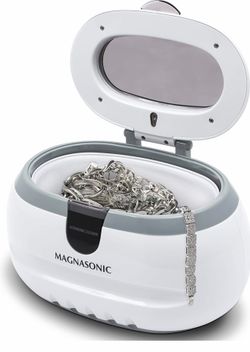 Jewelry cleaner