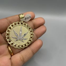 10Kt Gold Leaf Charm