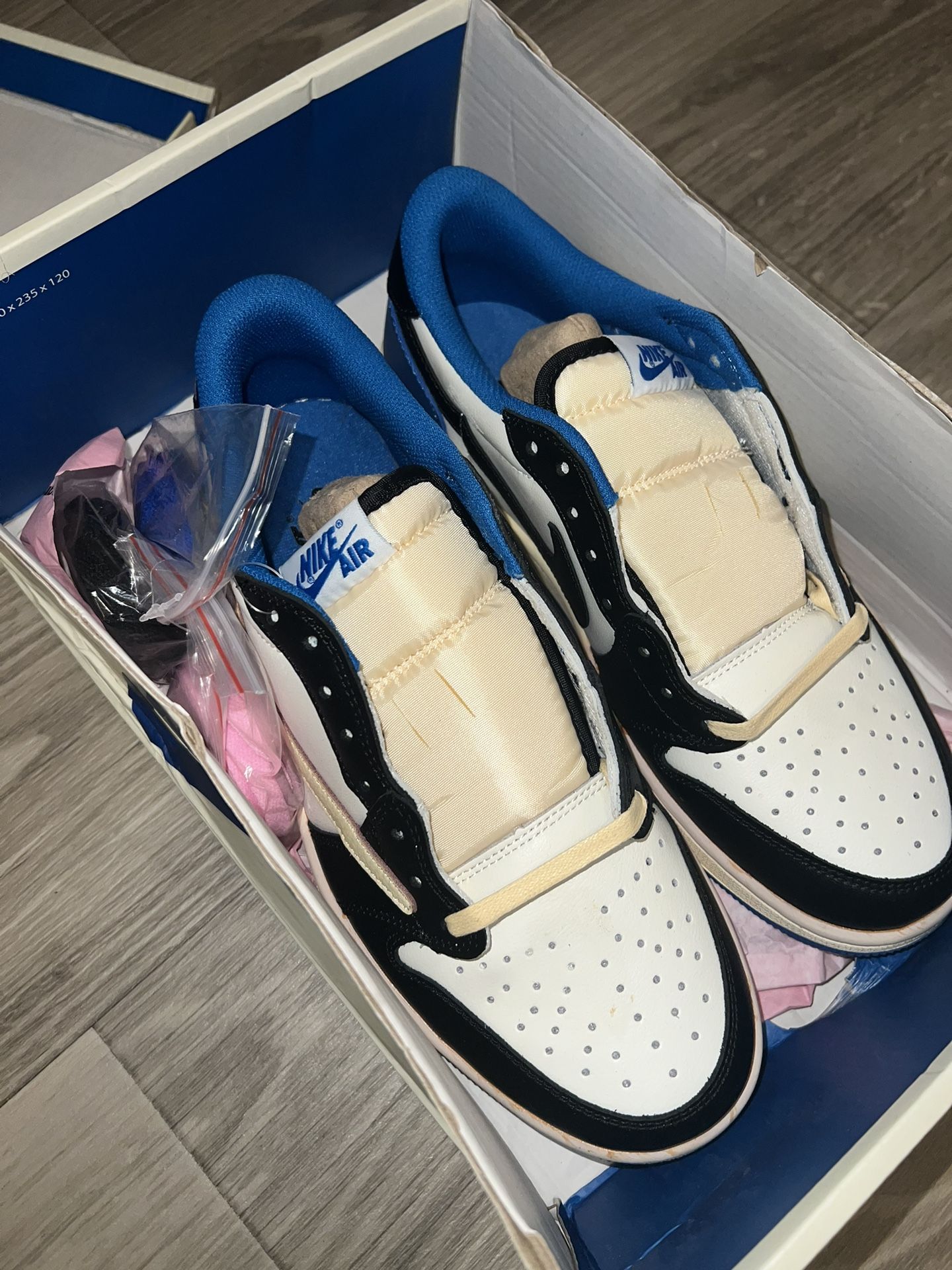 Travis Scott Retro 1 Low Size 8.5