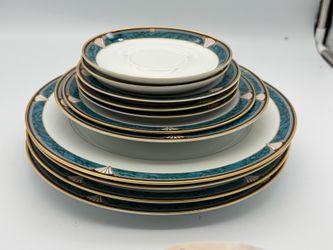 11 Pc Gorham Edgemont Gold Fine China Dinnerware Set Plates Bowls Saucers