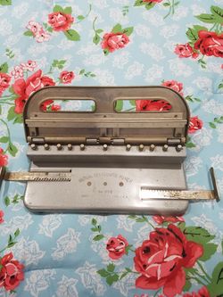 Vintage holepuncher