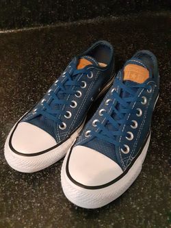 Converse womens 7 Great Condition