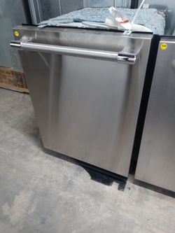 Thermador stainless steel dishwasher with stainless tub - Free delivery