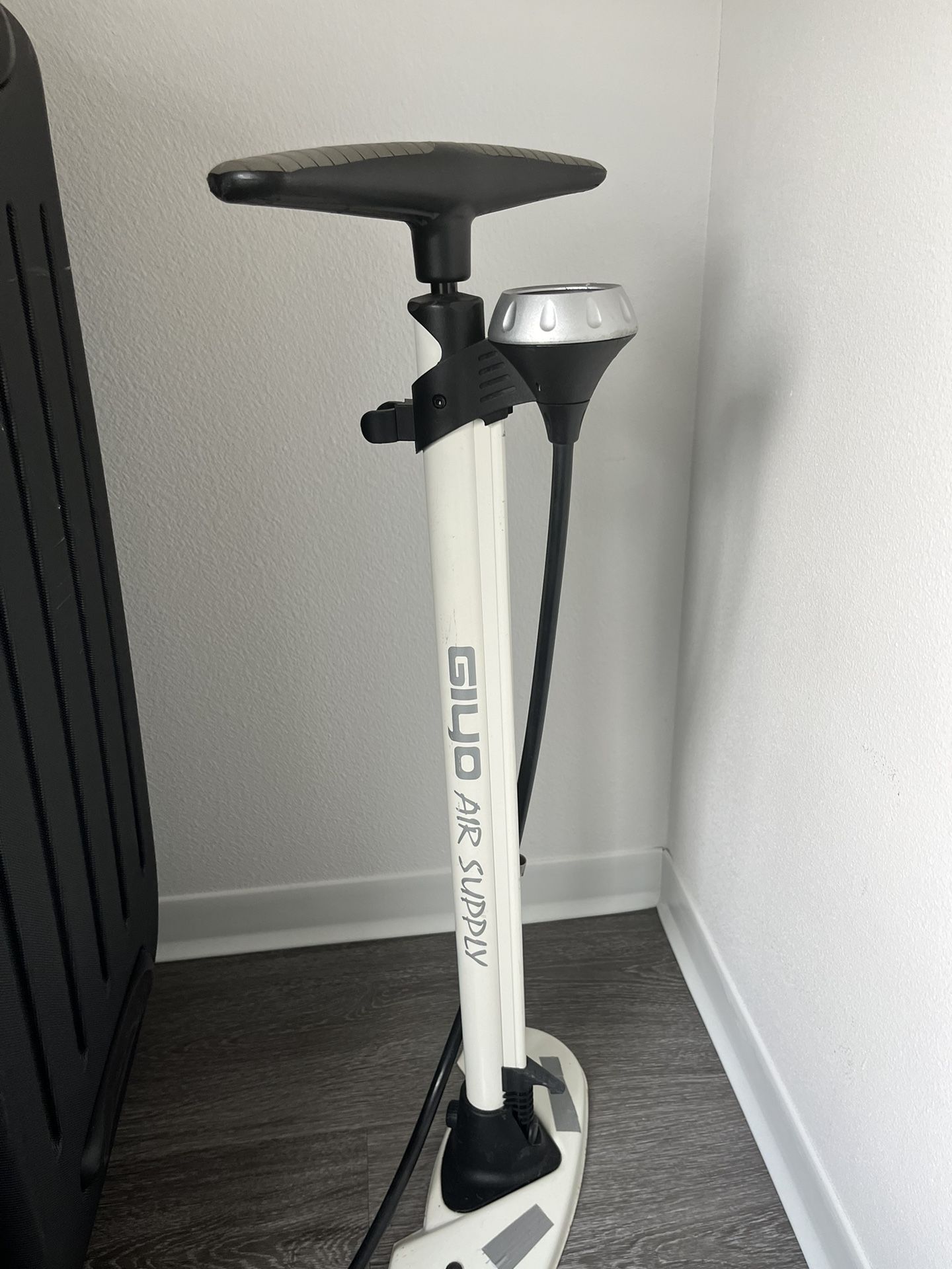 Bike pump