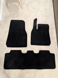 Tesla model y OEM floor mats 2024