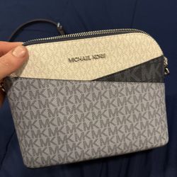Michael Khors Purse