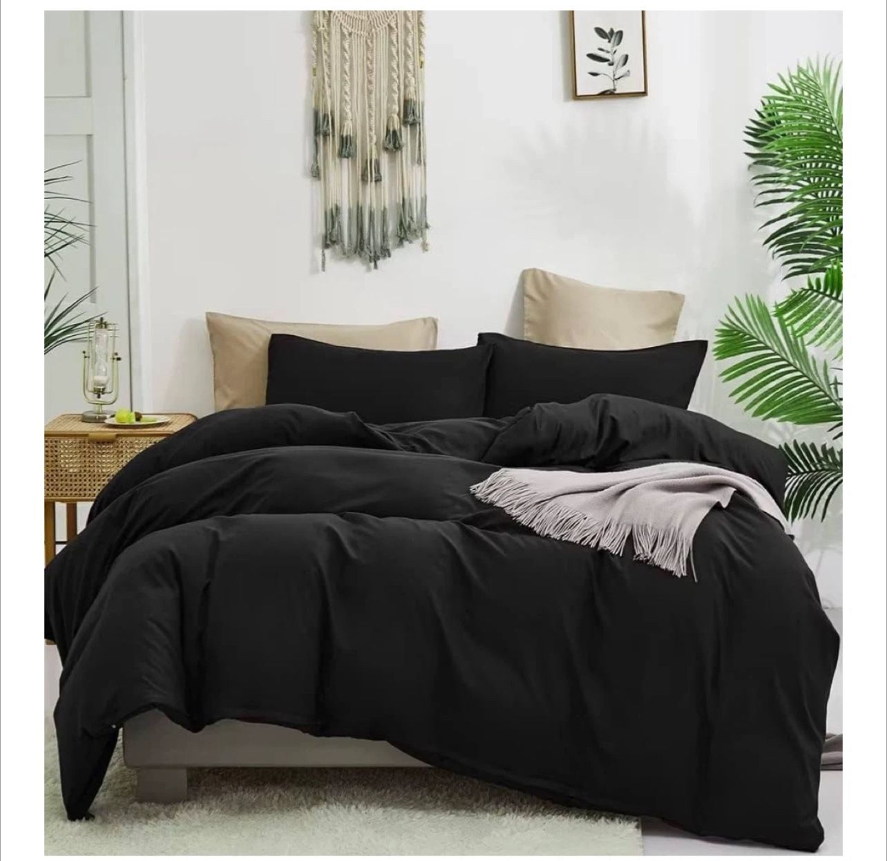 Bedsure QUEEN Black Comforter Set - New in Package