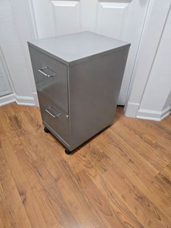 File Cabinet on wheels