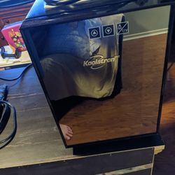 6 Bottle Wine Bottle Cellar / Mini fridge 