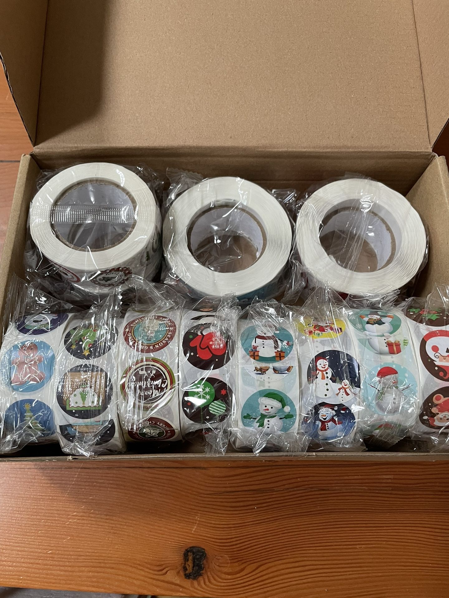 500Pcs/Roll Christmas Sticker Box Sticker Class Reward Party Supplies (12 Rolls)