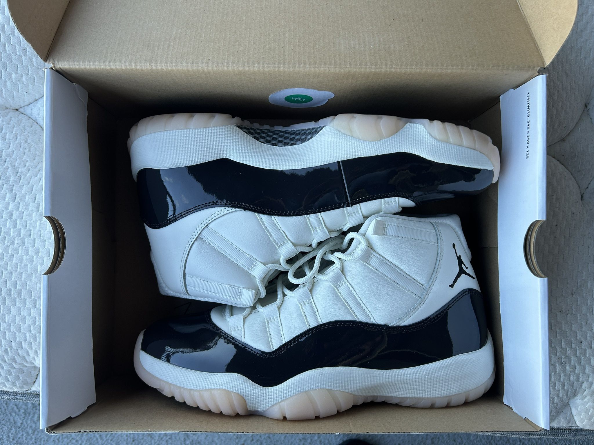 WMNS Jordan 11 Retro " Neapolitan"