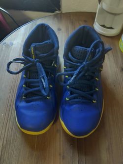Under Armour Boys high tops Sneakers 13