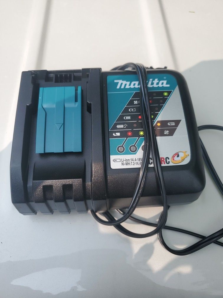 Makita Charger (Brand New)