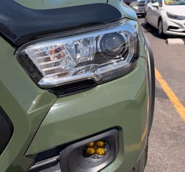 2021 toyota Tacoma Stock Headlights