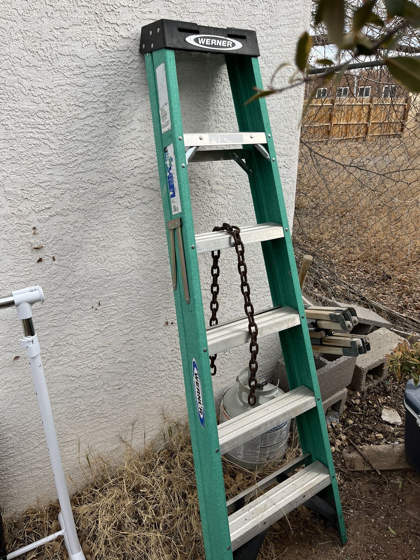 4’ & 6’ Step Ladders