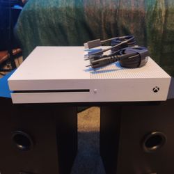 Xbox One S (Used)