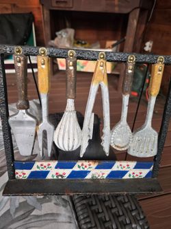 Vintage cast iron cook book holder