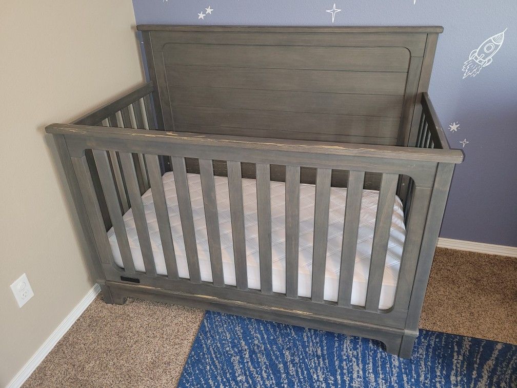 Simmons 4 In 1 Convertible Crib