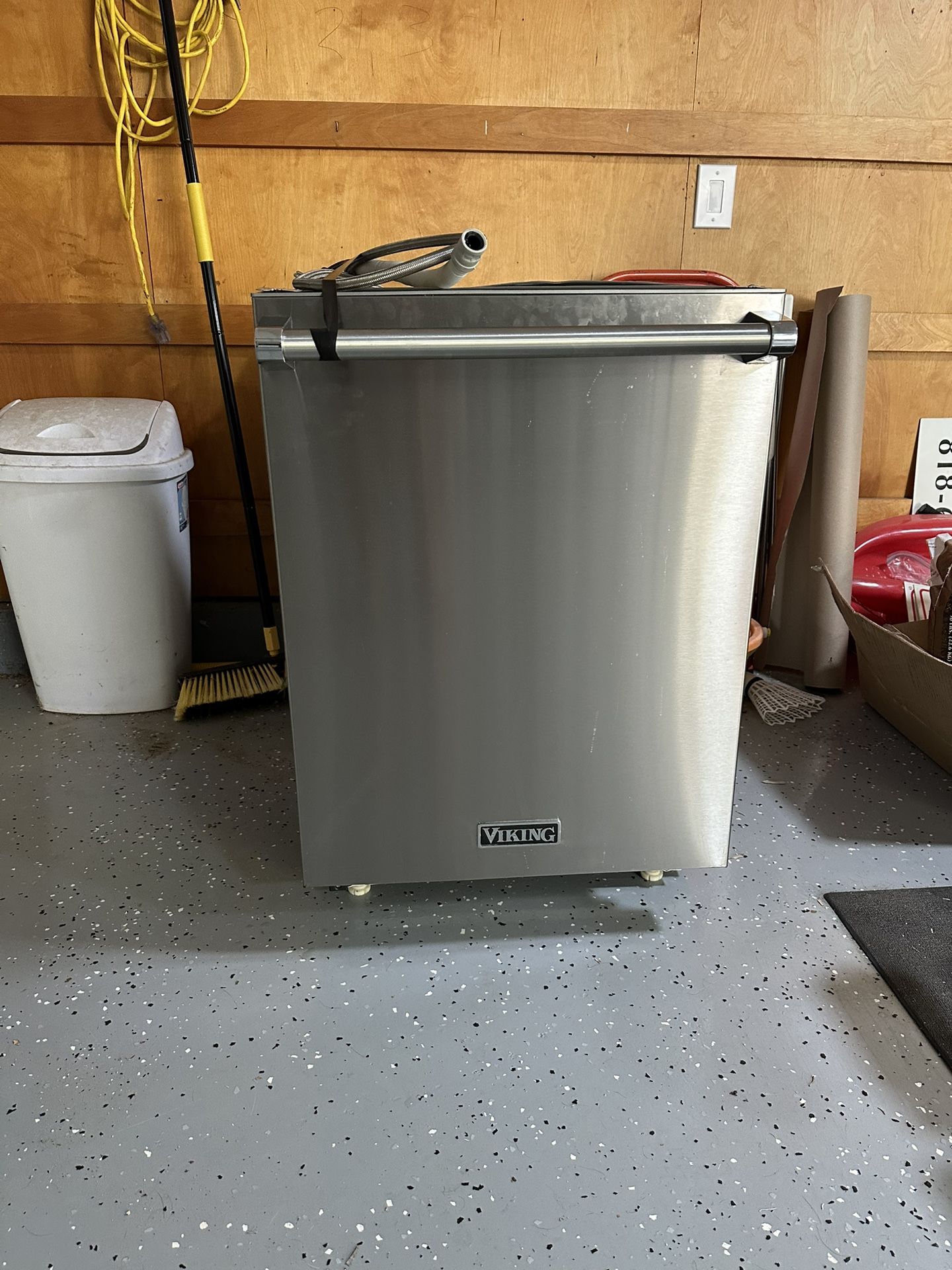Viking dishwasher