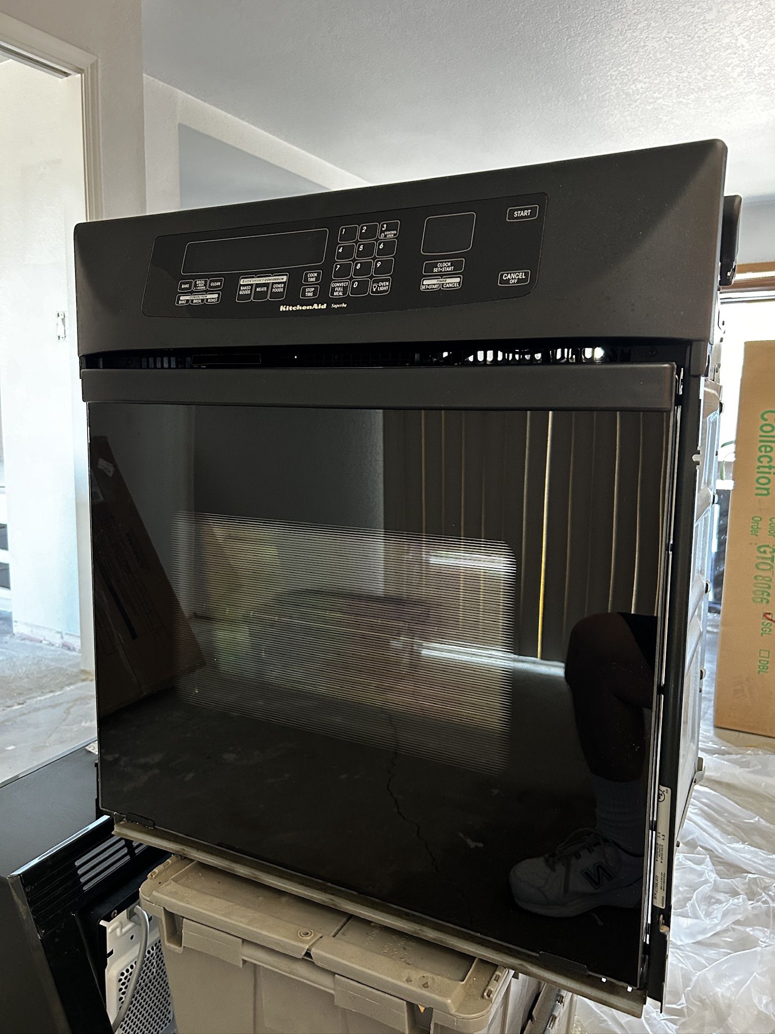 27” KichenAid Single Oven / Full Convection