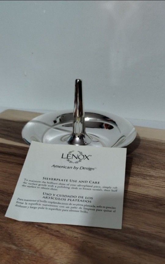 LENOX SILVER PLATE RING HOLDER - Q5