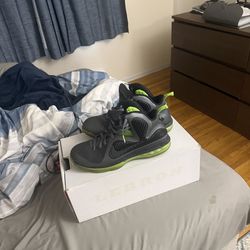 LeBron 9 Pack (Dunkman & Mango) Size 11