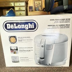 DeLonghi 2 1/2 Quart Deep Fryer 