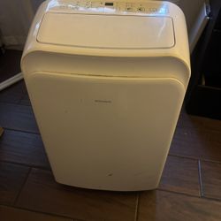 INSIGNIA Portable Air Conditioner/fan