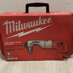 Milwaukee 3107-6 1/2in D-Handle Right Angle Drill Kit