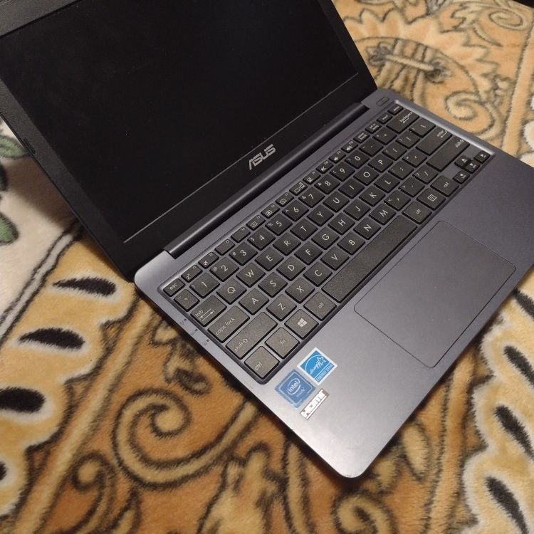 Asus E203m Laptop Pc(For Parts) for Sale in El Paso, TX - OfferUp