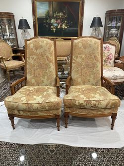 Pair of Beautiful 20th Century Living Room Lounge Chairs🌷 $200 Each