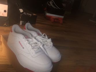 Brand new Reebok classic sneakers kids size 4