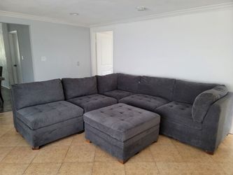 Thomasville Tisdale Modular Sectional 6-piece Dark Gray with Storage Ottoman